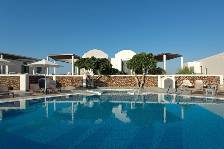 Pool 40 of 76