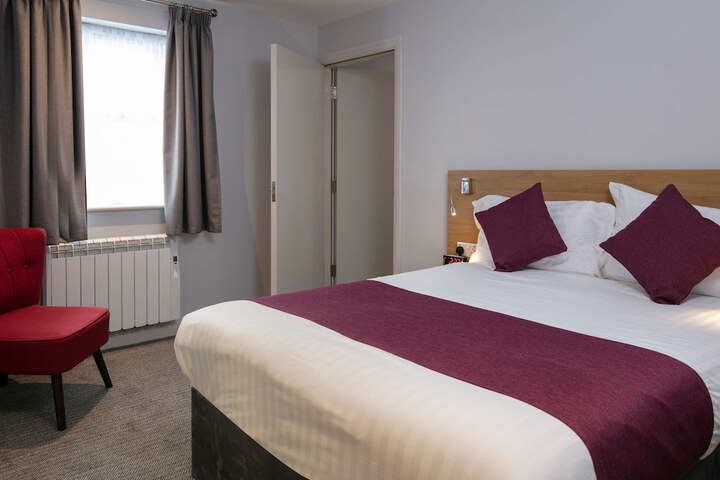 Room 40 of 102