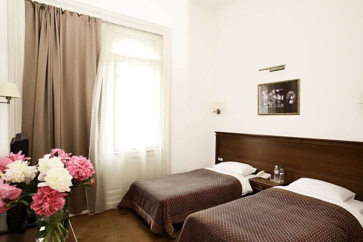 Room 22 of 50