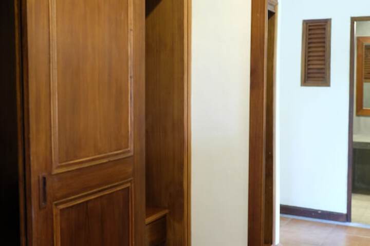 Room 19 of 37