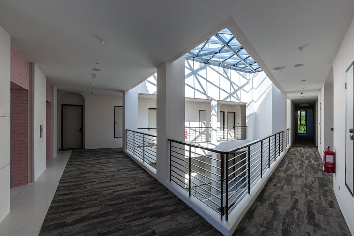 Ballroom/Hall 48 of 62