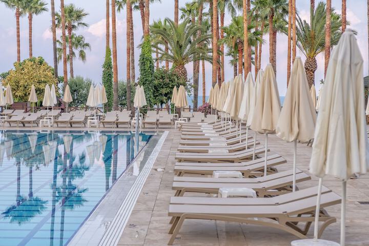 Pools & Facilities