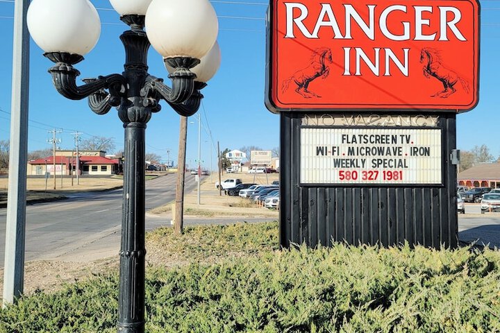 Hotel Exterior 32 of 32