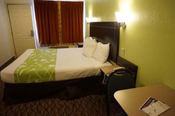 Room 40 of 57