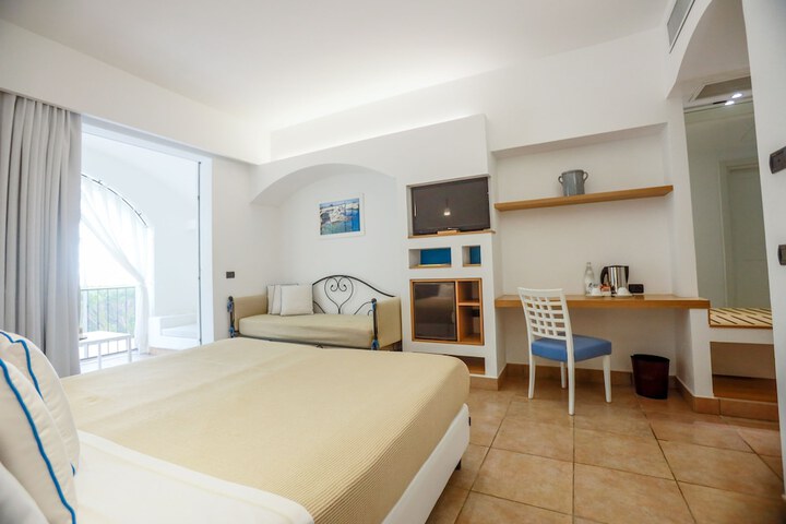 Room 10 of 120