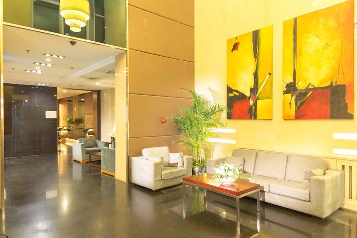 Entrance & Lobby