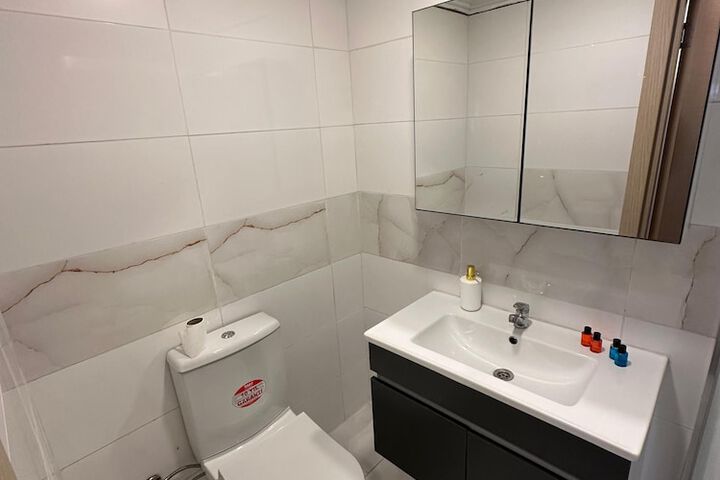 Room 83 of 104