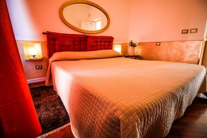 Room 7 of 26