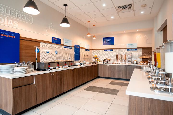 Breakfast/Coffee Service 80 of 90