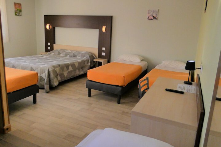 Room 12 of 35