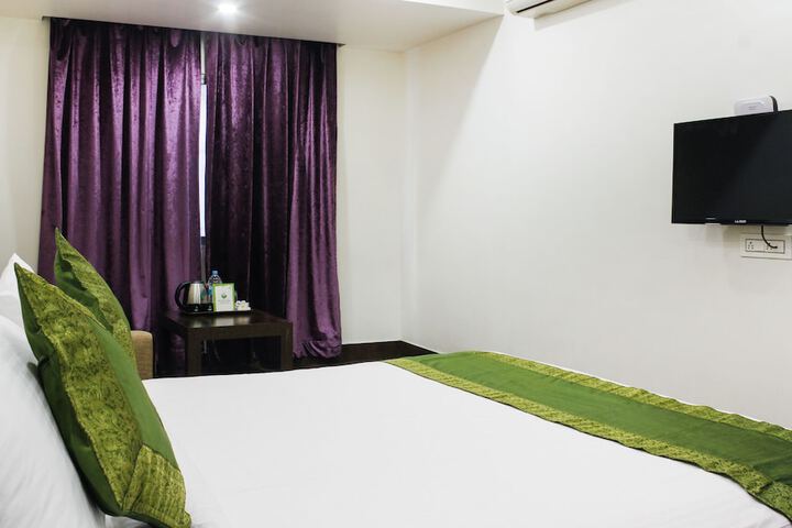 Room 16 of 34
