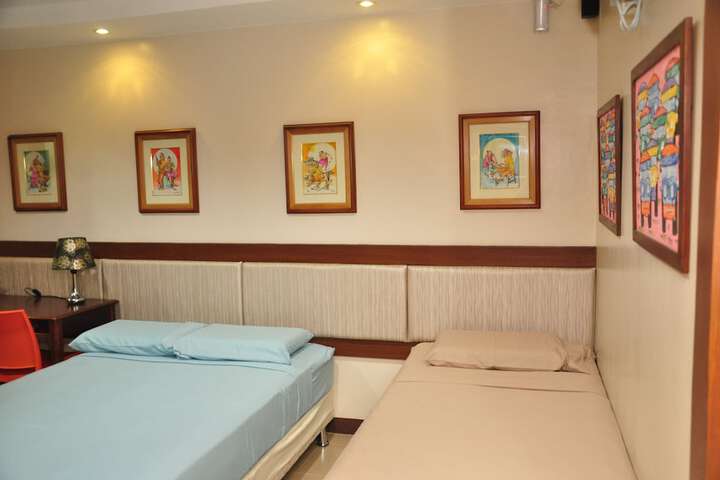 Room 6 of 43