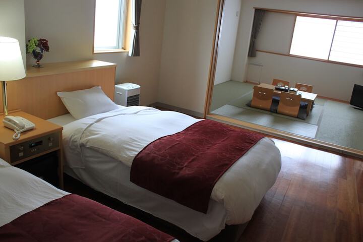 Room 10 of 46