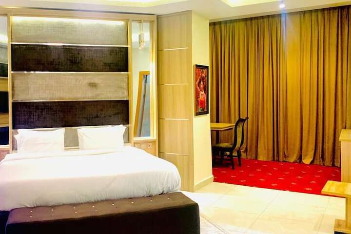 Room 15 of 41