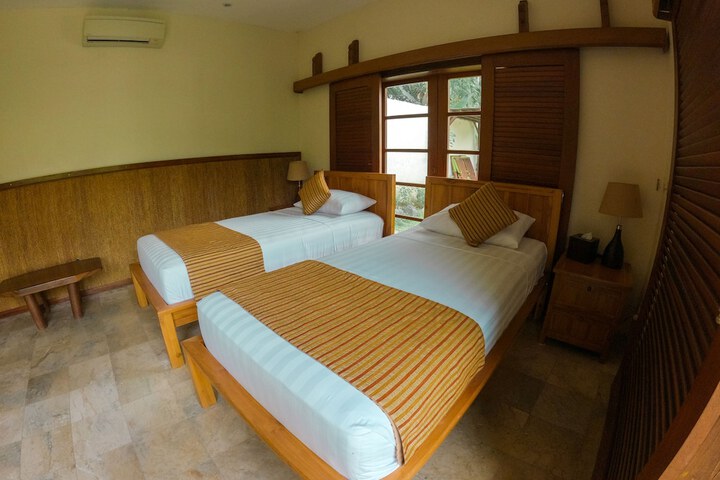 Room 5 of 52