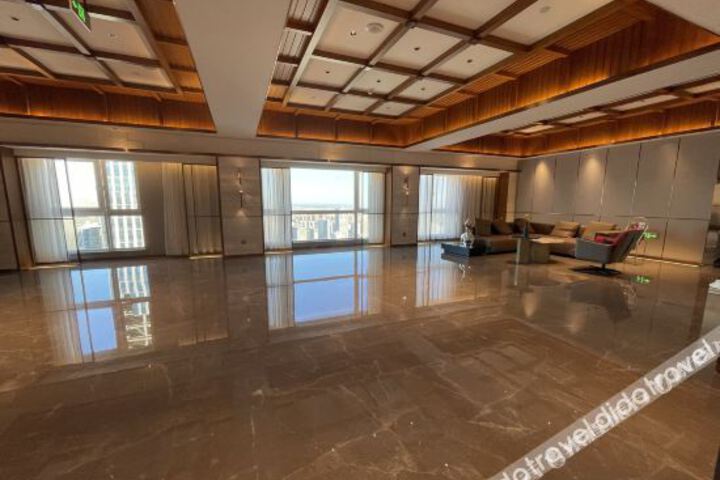 Hotel Interior 6 of 18