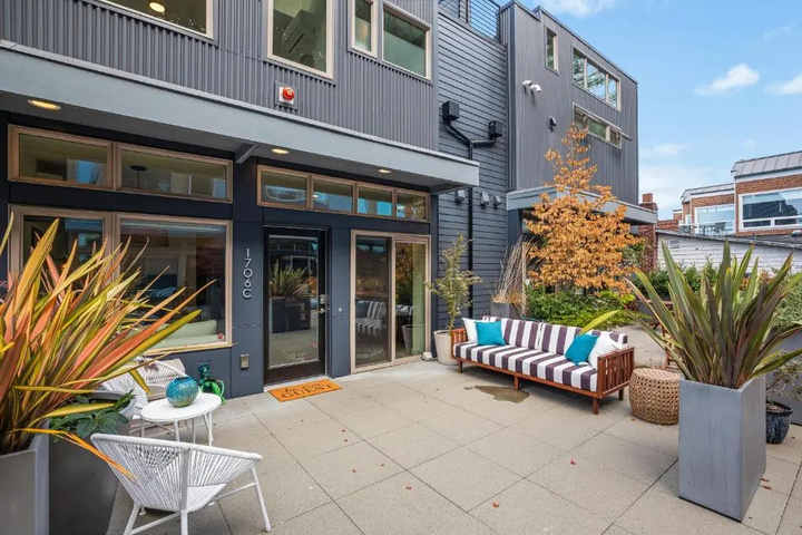 Photo of Alki Beach Escape Romantic Waterfront Getaway for 2