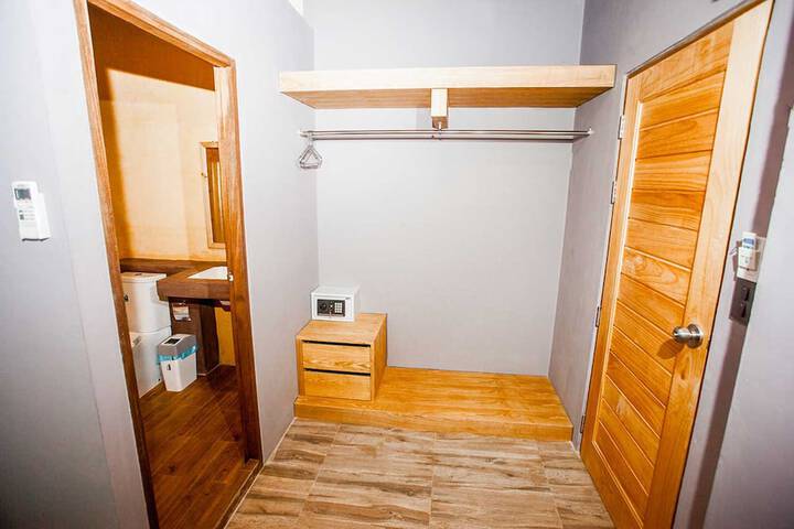 Room 15 of 24