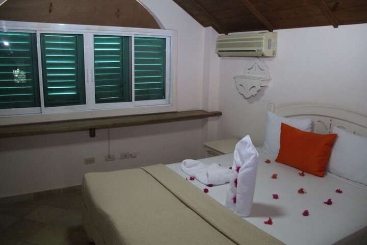 Room 3 of 39