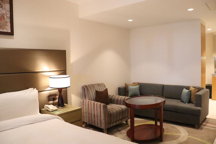 Room 11 of 146