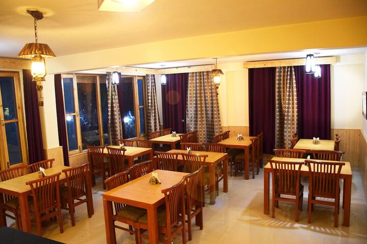 Dining 2 of 3