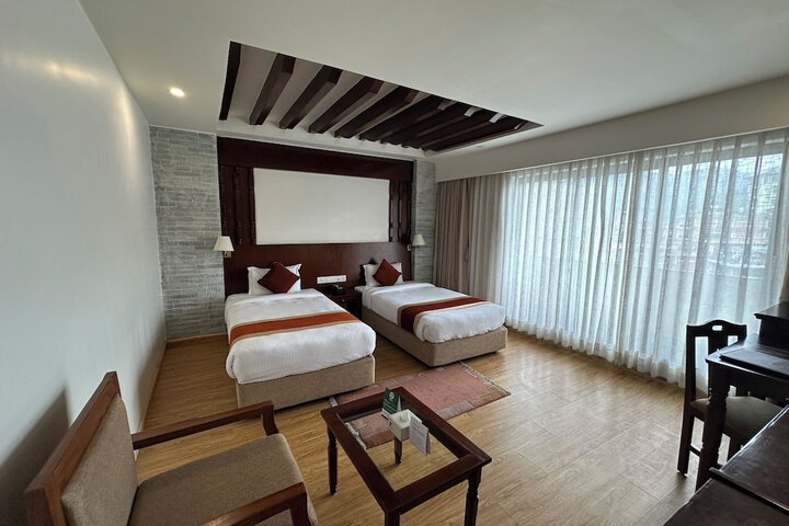 Room 27 of 85