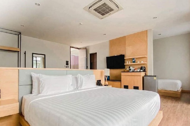 Room 93 of 201