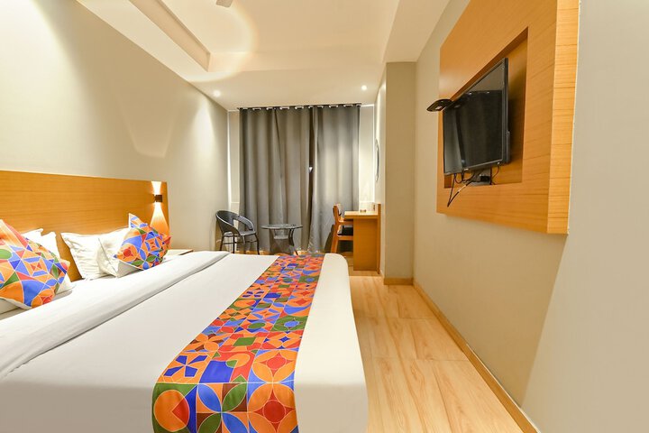 Room 16 of 32