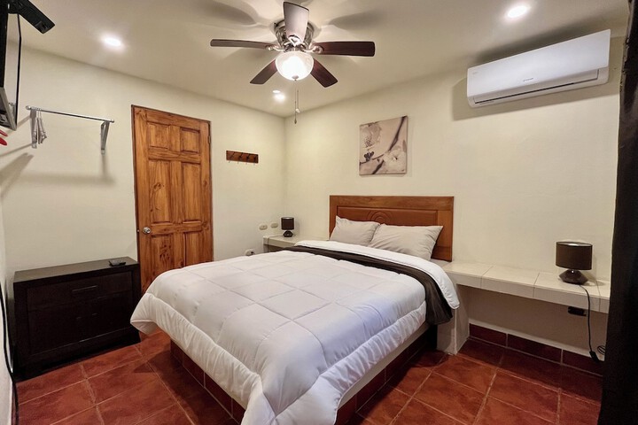 Room 4 of 40