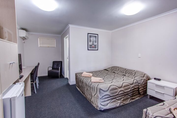 Room 6 of 22
