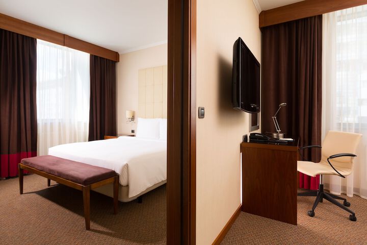 Room 9 of 71