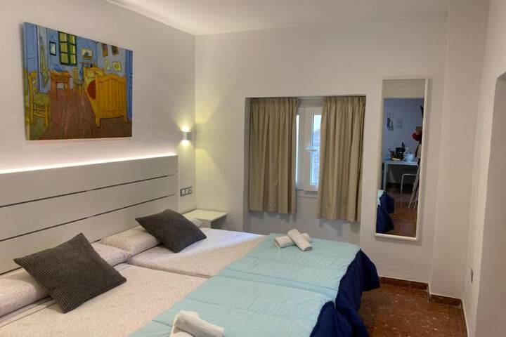 Room 5 of 89