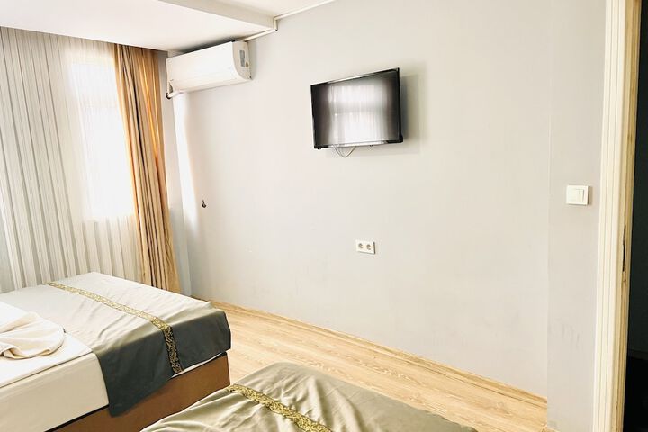 Room 17 of 31