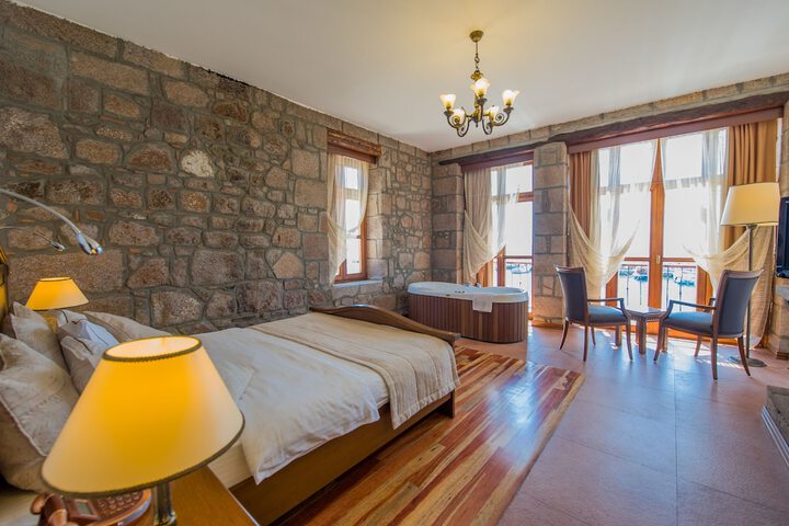 Room 29 of 102