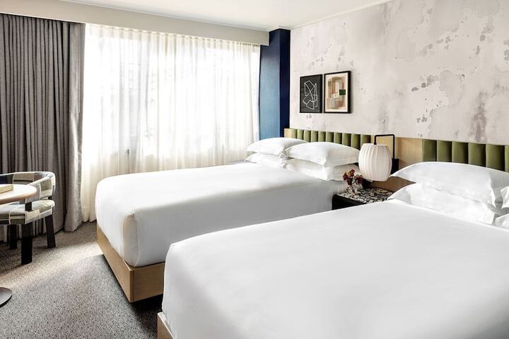Room 7 of 11