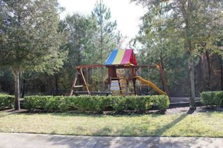 559 Sandy Ridge Drive 4 Bedrooms 3 Bathrooms
