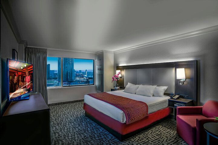 Room 30 of 178