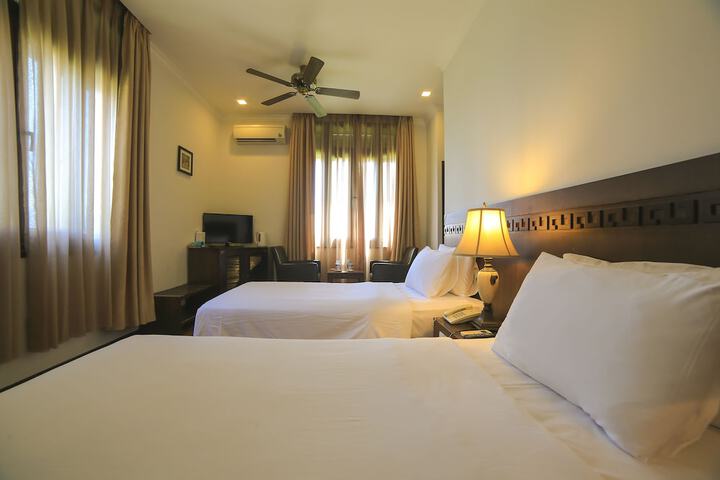Room 3 of 68
