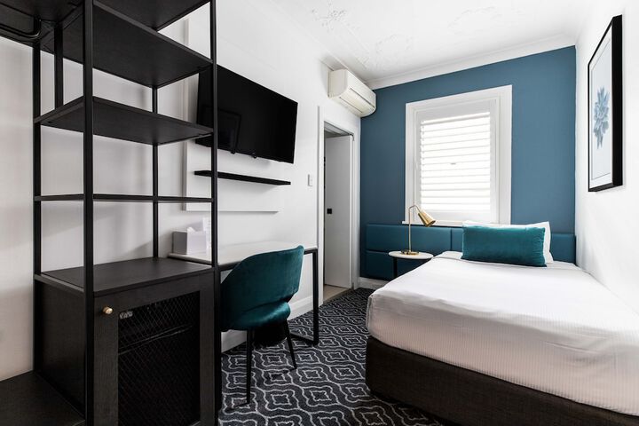 Room 5 of 74