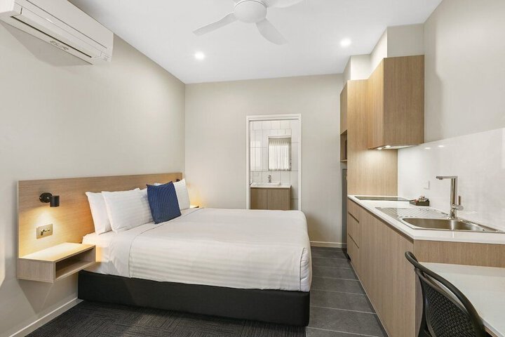 Room 13 of 120