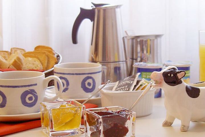 Breakfast/Coffee Service 30 of 50