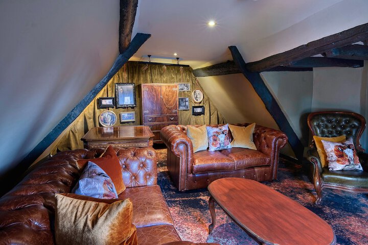 Room 16 of 31