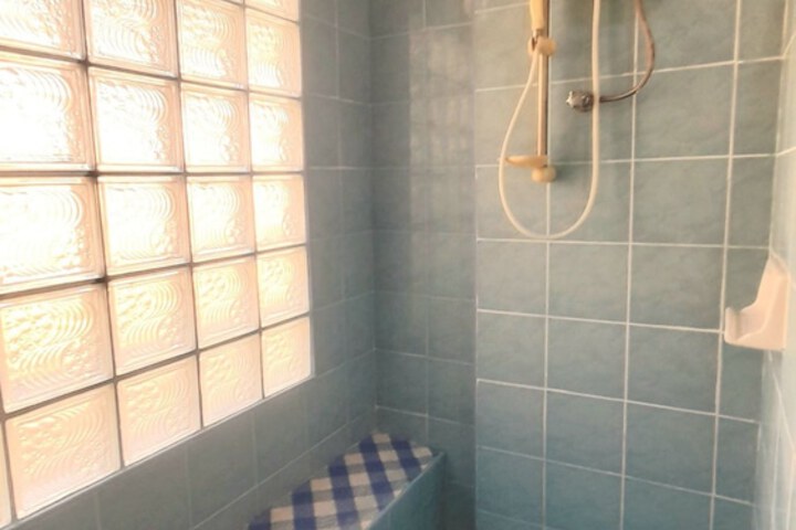 Room 53 of 62