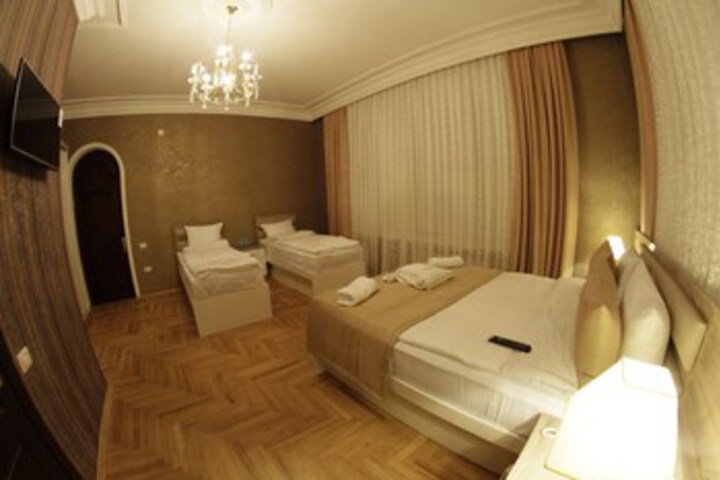 Room 24 of 29