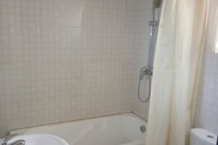 Room 7 of 34