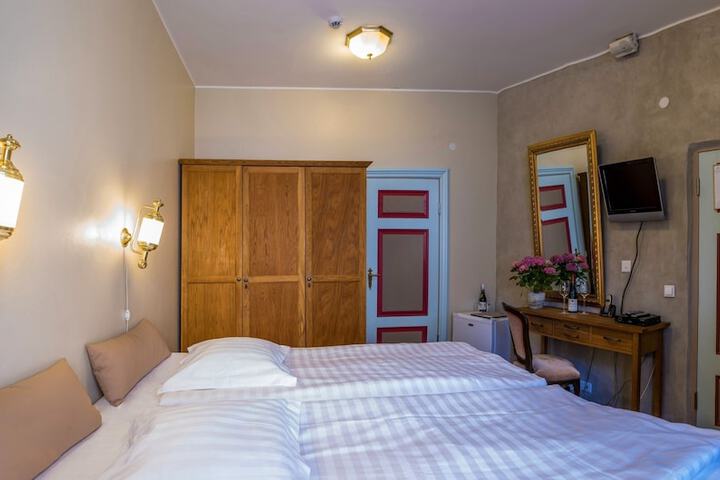 Room 32 of 91