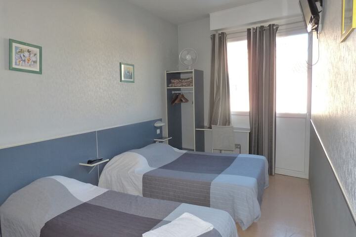 Room 3 of 30