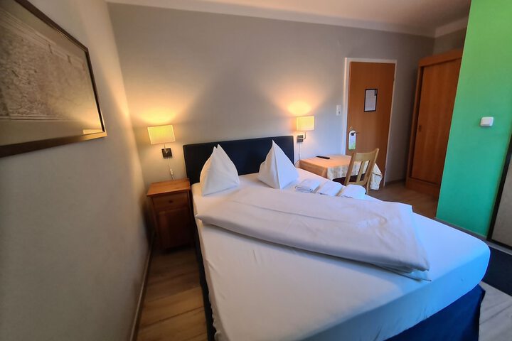 Room 19 of 62