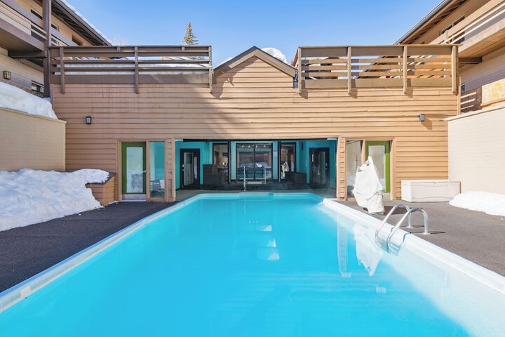 Pool 50 of 75