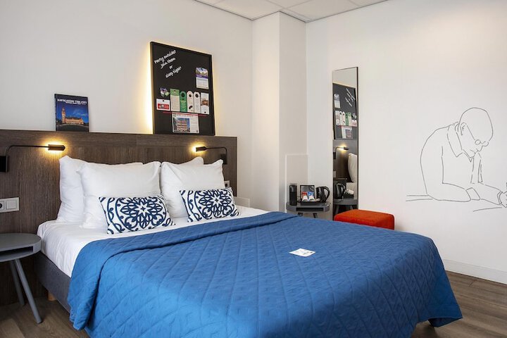 Room 6 of 35